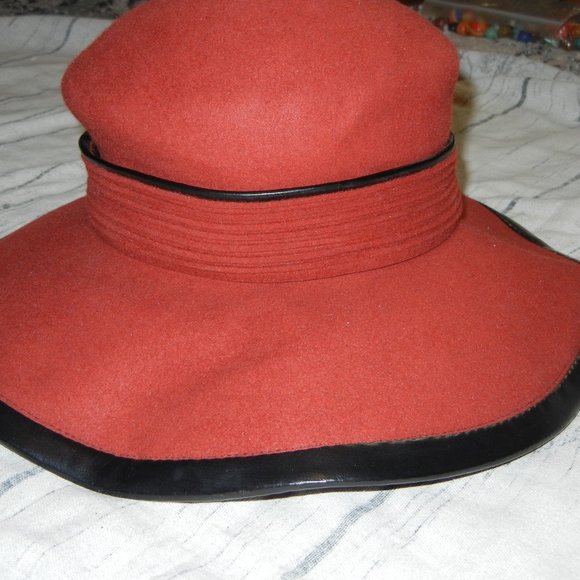 B Michael New York Felt Hat Red with black leather trim - Picture 2 of 5